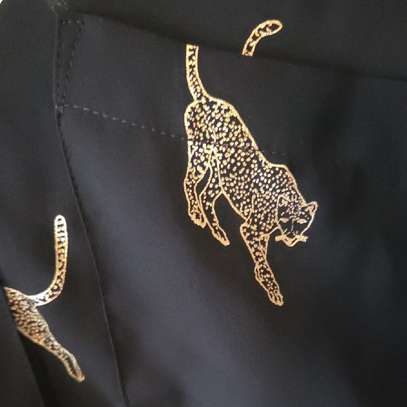 Gorgeous Gold Leopard Print Black Zipper Dress Shirt - Picture 5 of 6